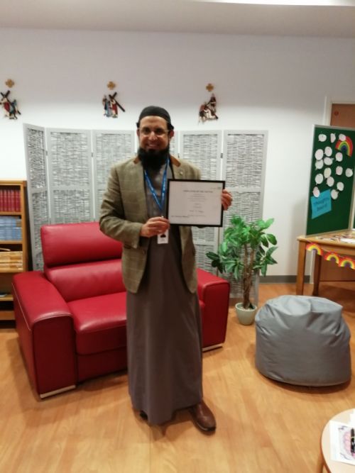 Imam Fazal Hassan with his award
